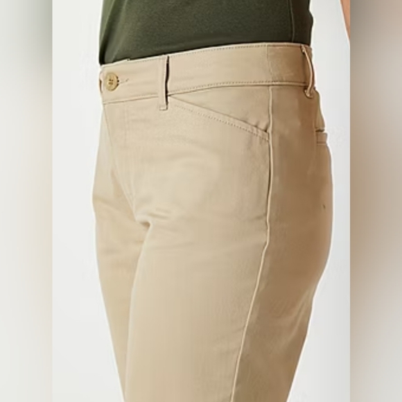 St. John's Bay Women's Capri Pants Sz 12 Biscotti - Picture 2 of 9